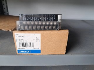 Módulo Omron CJ1W-ID211