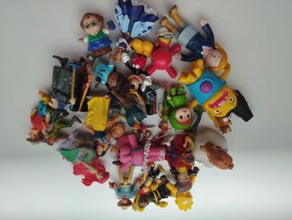 Figuras de juguete variadas
