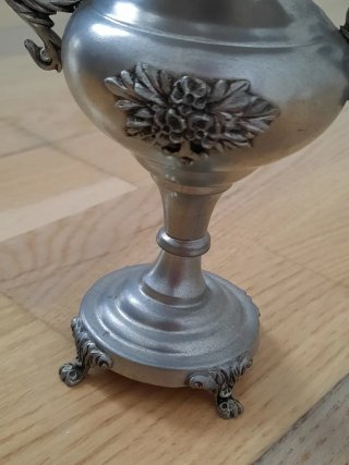 Jarrón Decorativo de Estaño