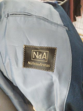 Traje azul oscuro chaqueta y pantalón