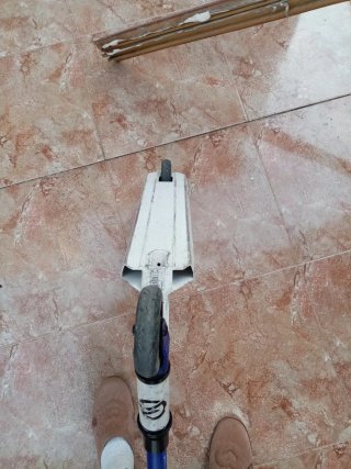 Patinete azul