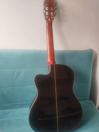 Guitarra Admira Virtuoso Amplificada Clásica
