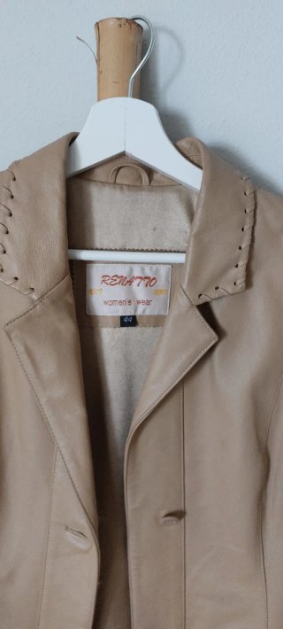 Chaquetón de piel midi beige Talla M