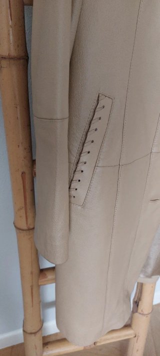 Chaquetón de piel midi beige Talla M