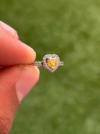 Anillo Pandora Corazón Amarillo Talla 52