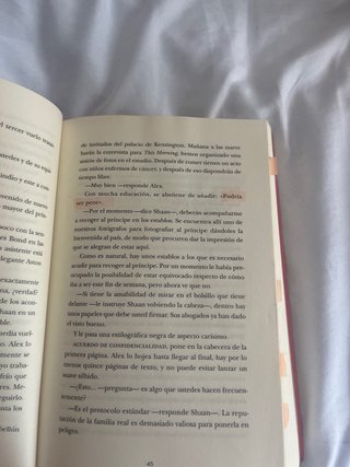 Rojo, blanco y sangre azul