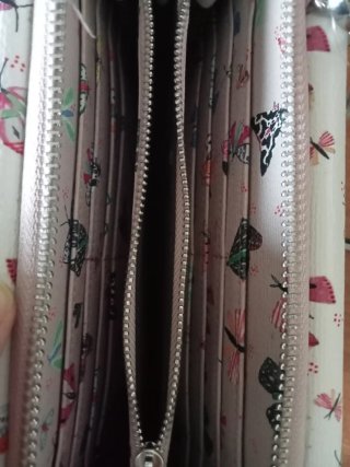 Cartera Parfois grande con estampado de mariposas