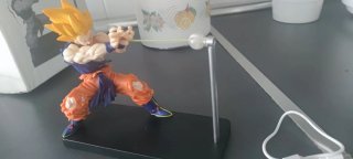 Figura Goku lampara PRECINTADO