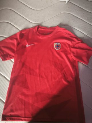 Camiseta de fútbol Nike Roja