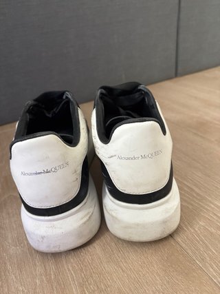 Sneakers Alexander McQueen bianche e nere