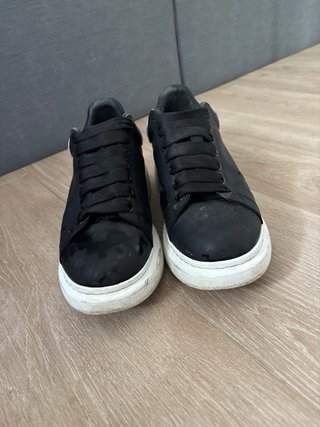 Sneakers Alexander McQueen bianche e nere