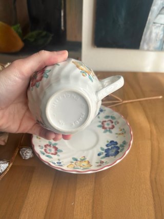 Taza de té de loza inglesa churchill