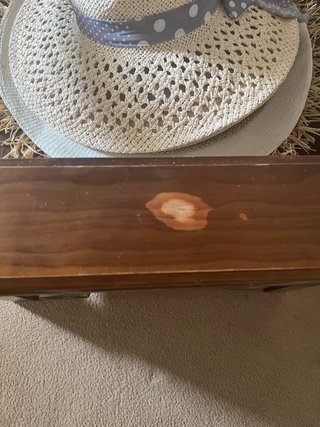 Mesa auxiliar de madera