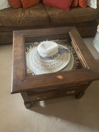 Mesa auxiliar de madera