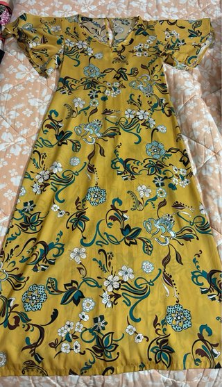Abito lungo giallo floreale