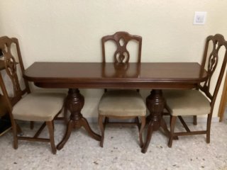 Mesa plegable y 6 sillas de comedor