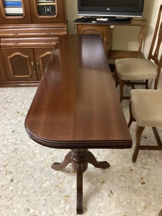 Mesa plegable y 6 sillas de comedor