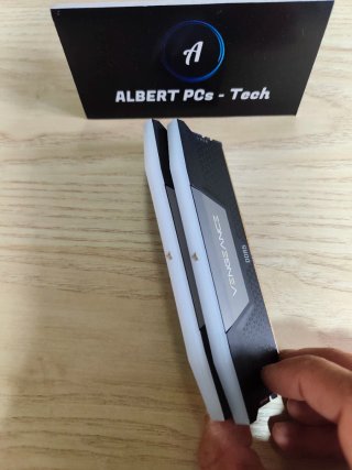 64GB Memoria RAM DDR5 6000MHz Corsair Vengance RGB