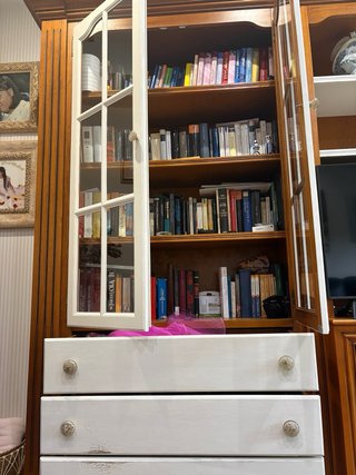 Mueble - librería de madera de pino