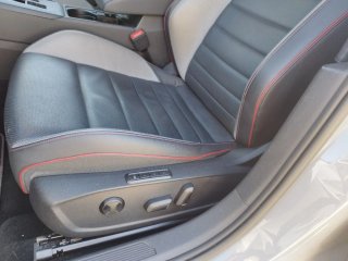 Volkswagen Golf GTI Performanc de 1 manoe