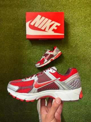Nike Zoom Vomero 5 Mystic Red Talla 44