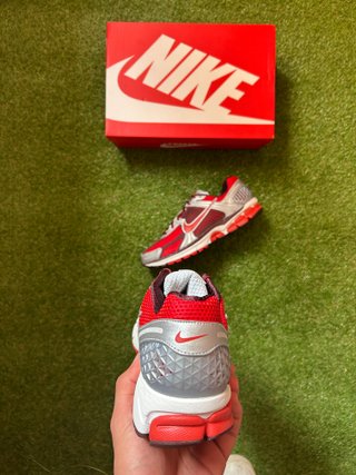 Nike Zoom Vomero 5 Mystic Red Talla 44