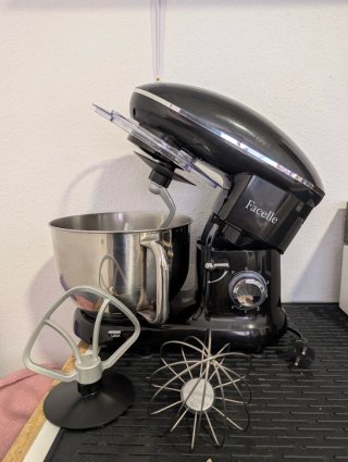 Amasadora Batidora Negra y Accesorios
