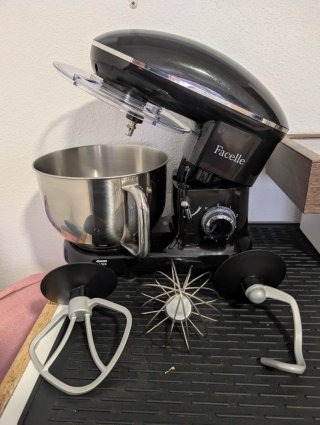 Amasadora Batidora Negra y Accesorios