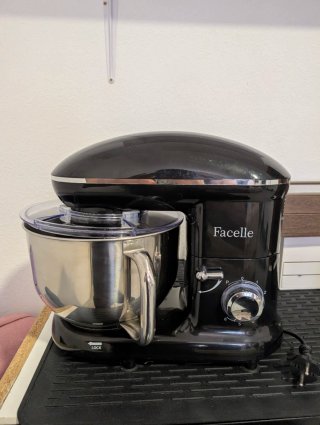Amasadora Batidora Negra y Accesorios