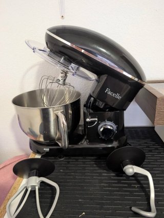 Amasadora Batidora Negra y Accesorios