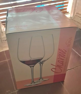 Juego 4 copas vino RONA Charme con caja