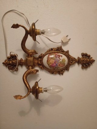 Aplique de pared dorado con porcelana bronce