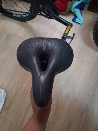 Sillín de bicicleta con tija