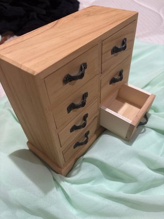 Joyero de madera con cajones