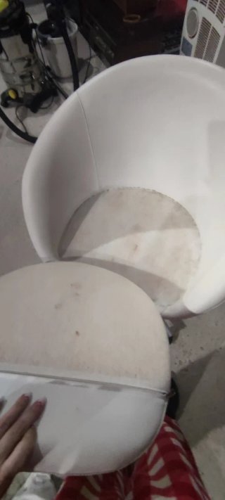 Sillón blanco giratorio con ruedas