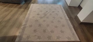 Alfombra infantil estrellas beige y gris