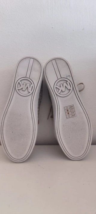 Zapatillas Michael Kors Beige y Blancas