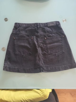 Falda vaquera negra Stradivarius Talla 40