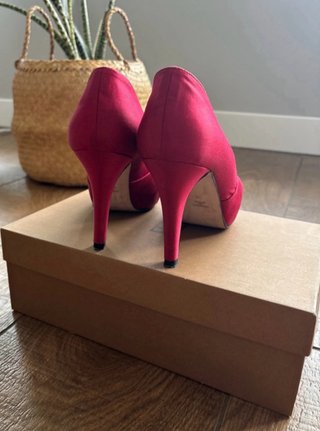 Zapatos tacón Gloria Ortiz raso rojo