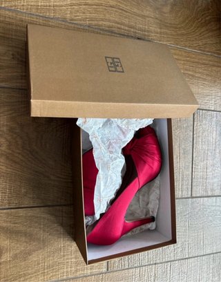 Zapatos tacón Gloria Ortiz raso rojo