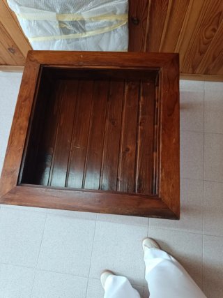 Mesa centro madera con cristal biselado