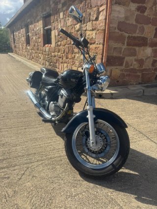 Suzuki Marauder 125cc Negra