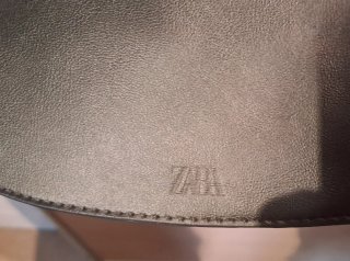Bolso de Zara Negro con Cartera