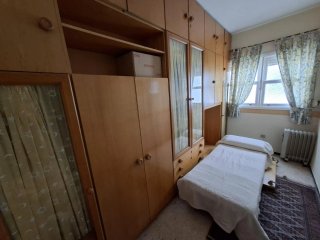 Armario ropero modular con  cama plegable incorpor