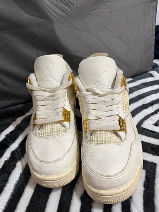 Jordan Retro 4 Dorado
