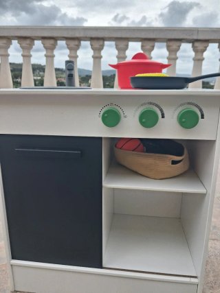 Cocinita de madera infantil