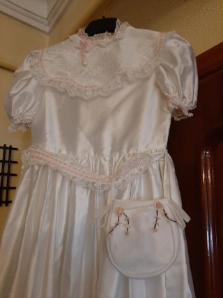 Vestido de comunión blanco y rosa