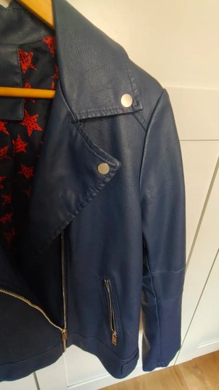 Cazadora de cuero azul