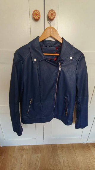 Cazadora de cuero azul