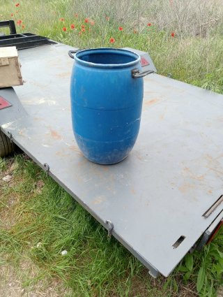 Cubo de plástico azul grande